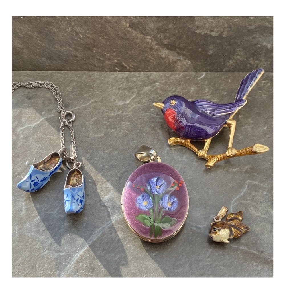 🥹 Vintage Guilloche enamel floral bird locket lot pendant